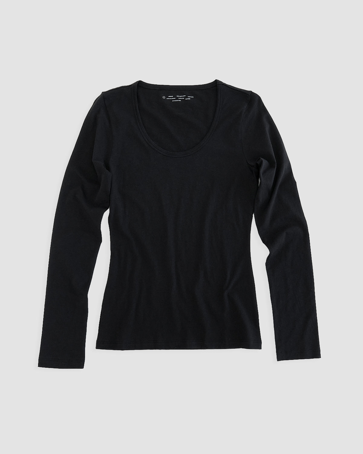 front of oddo long sleeve in midnight