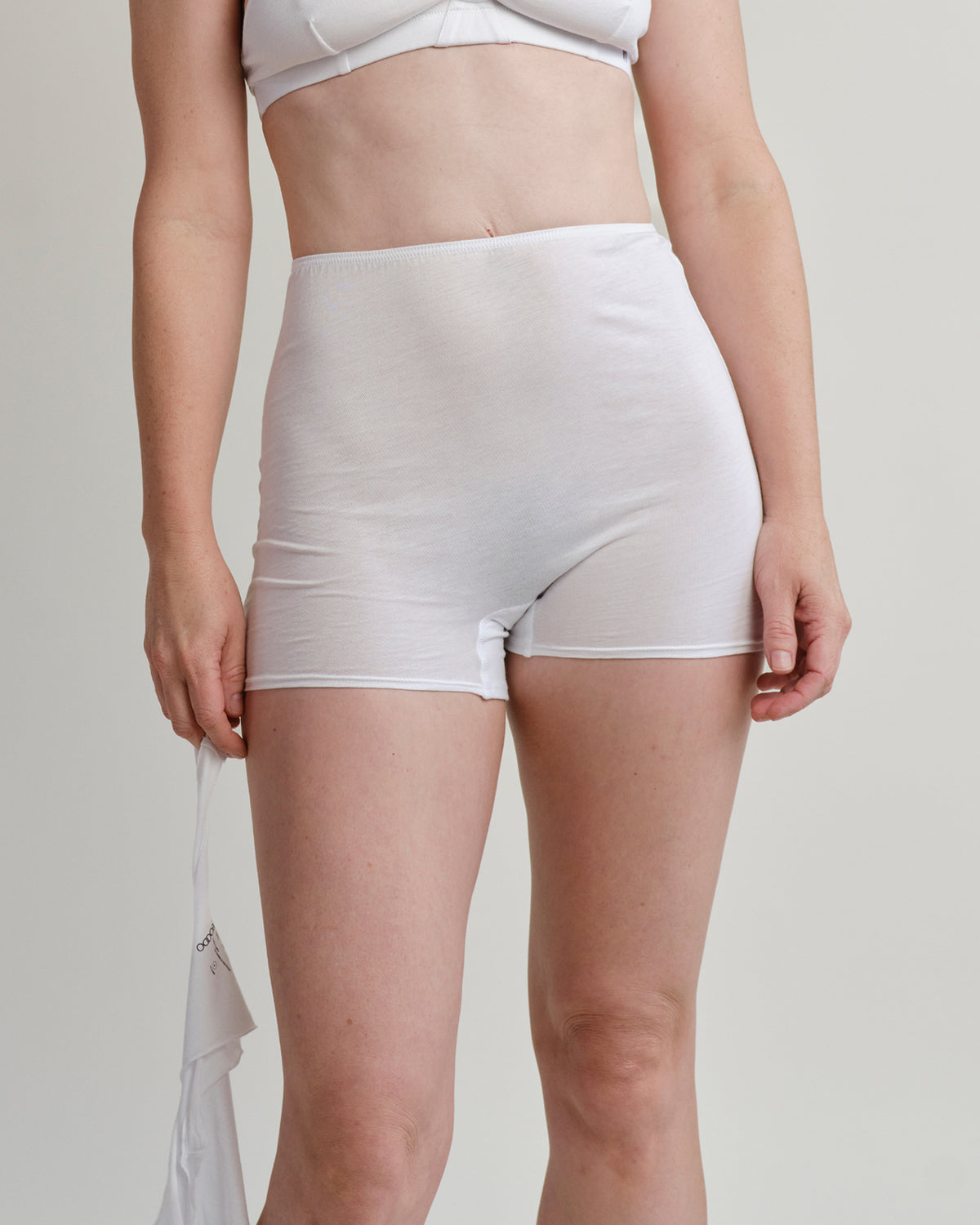 High Sleep Short - Chalk
